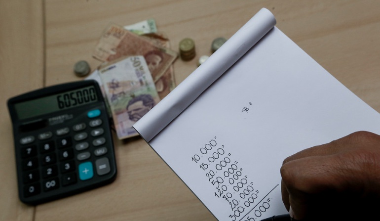 (Caracol Radio) Economistas consideran que sí se puede devolver el IVA a los estratos 1 y 2