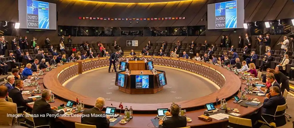 Cumbre de la OTAN con representantes de países aliados en Bruselas