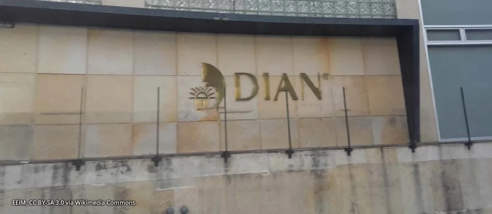 Fachada de la DIAN en Bogotá Fachada de la DIAN en Bogotá con logo institucional