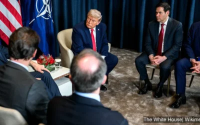 Trump discute seguridad y poder en Davos